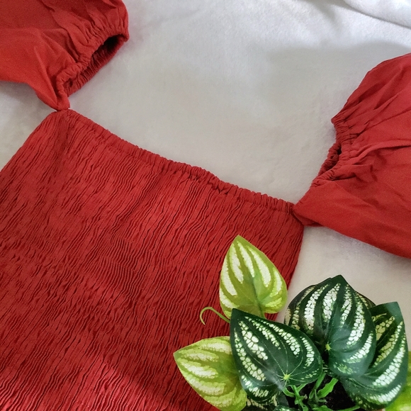 Off Shoulders Smocked Jumpsuit - Picture 4 of 5